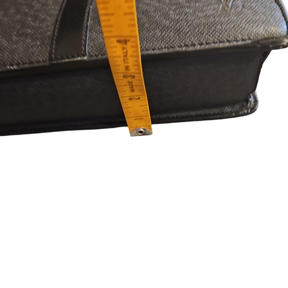 Louis Vuitton Black Tiaga Leather Unisex Briefcase - Picture 17 of 17